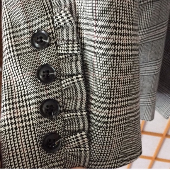 Eloquii double breasted ruffle detail blazer 22 - Picture 3 of 3